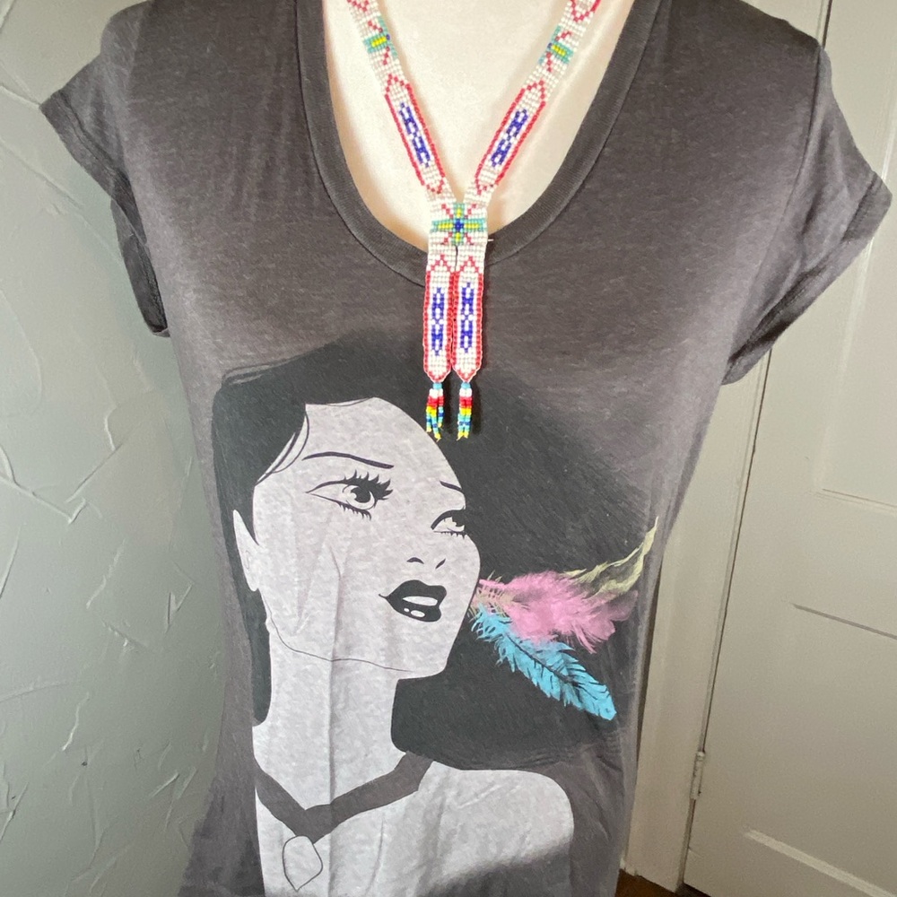 Disney Pocahontas Size Juniors Xl Gray V Neck Short Sleeve T-shirt